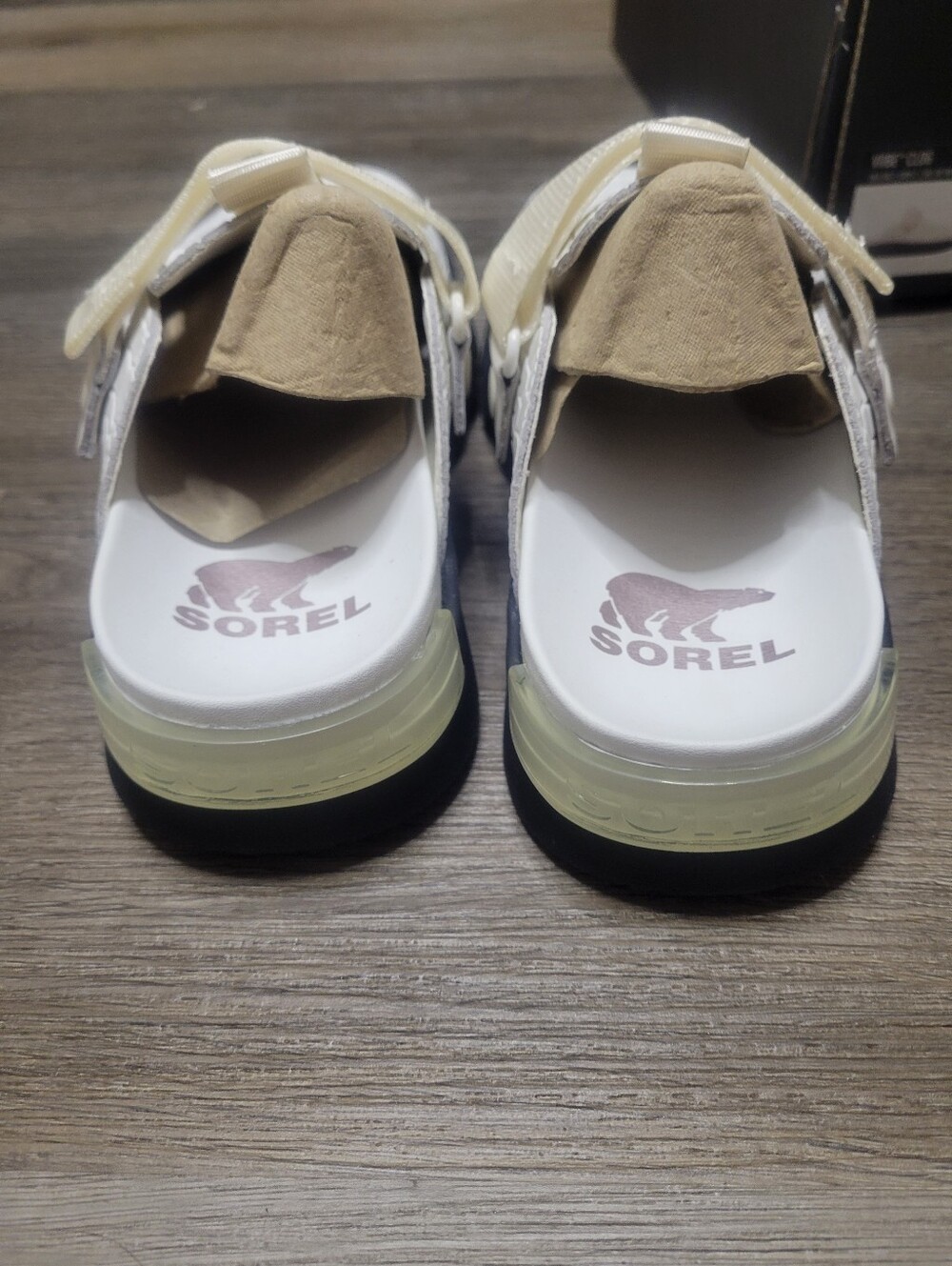 Sorel White Croc-Embossed Mule with Black Contrast Sole - Picture 5 of 6